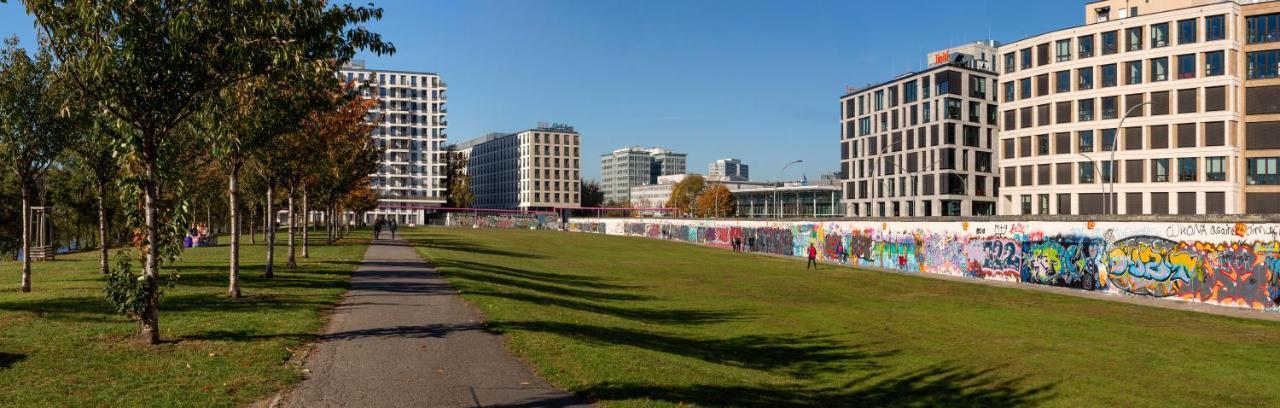 Schulz Hotel Berlin Wall At The East Side Gallery Exterior photo